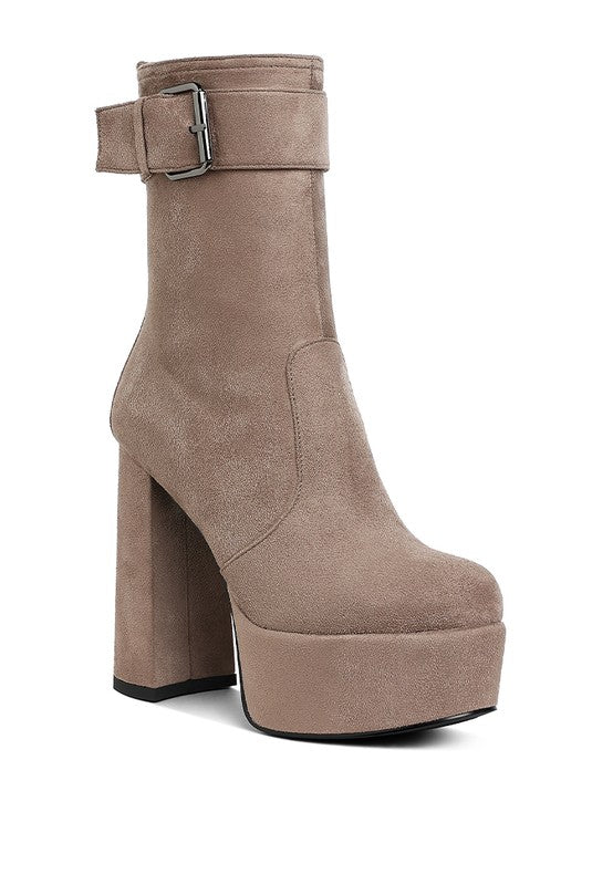 Wanderer Flared Block Calf Boots